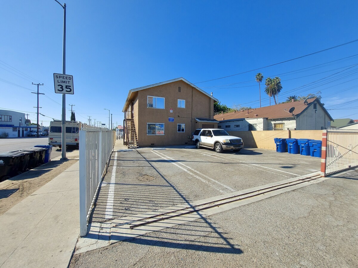 Photo - 6049 S Normandie Ave Unit 4