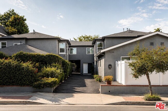 Photo - 5250 Whitsett Ave