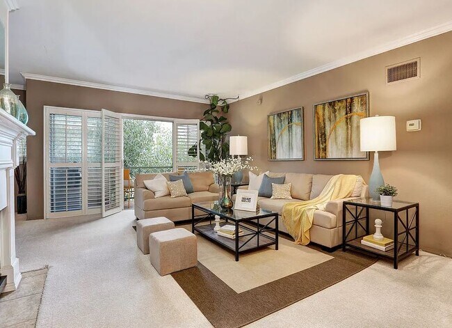 Photo - 836 S Bundy Dr Condo Unit 401