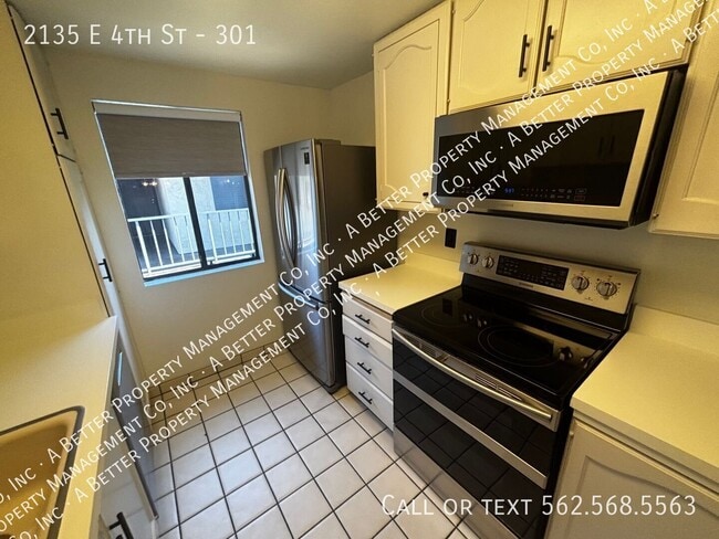 Photo - 2135 E 4th St