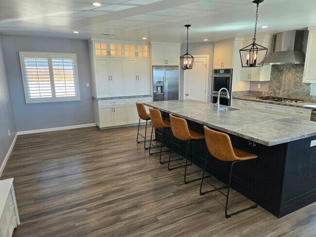 Photo - 4502 Milton St