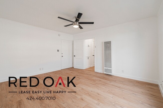 Photo - 1024 Menlo Ave Unit 17