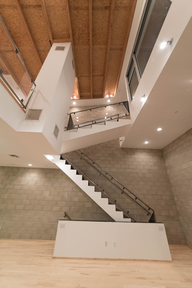 Photo - 717 N Highland Ave