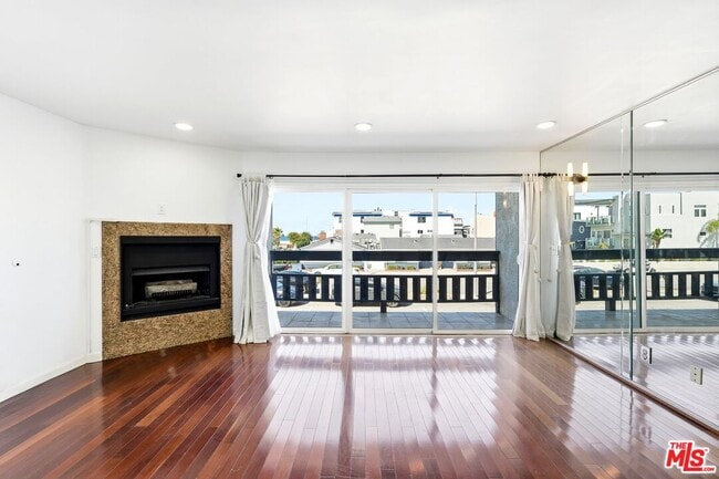 Photo - 320 Hermosa Ave Unit 102