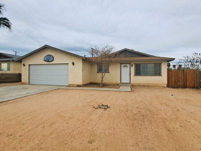 Quaint 3 bedroom close to town! - Quaint 3 bedroom close to town! House