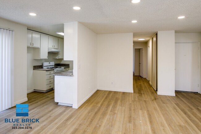 Photo - 5452 Corteen Pl Unit 18