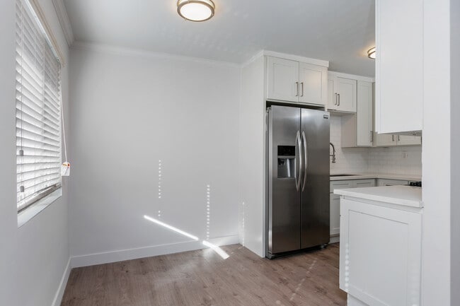 Photo - 2895 W 11th St Unit 5