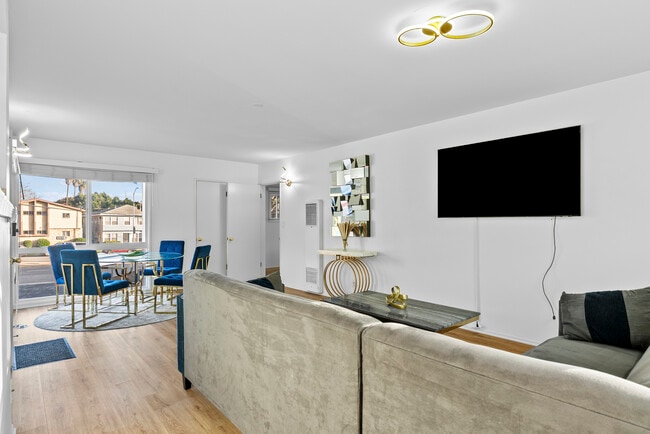 Photo - 2463 Federal Ave Unit 2463