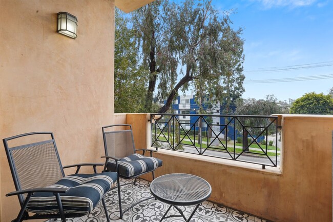 Photo - 16123 Sunset Blvd