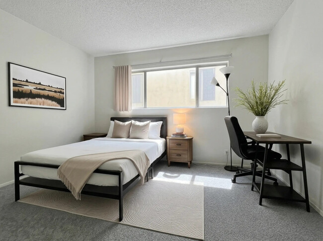 Photo - MH 1726 Midvale Ave