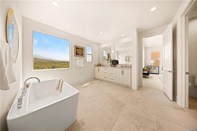 Photo - 128 Mossvine