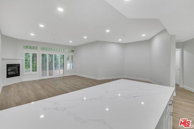 Photo - 4477 Woodman Ave Unit 207