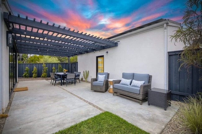 Photo - 1329 Lake Dr Unit ID1068280P