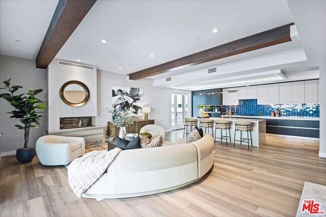 Photo - 160 N La Peer Dr Unit 205