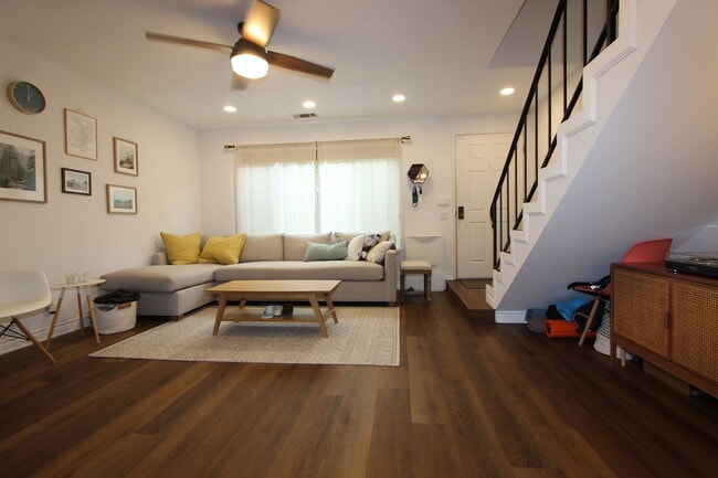 Photo - 3821 Albatross St Unit 3