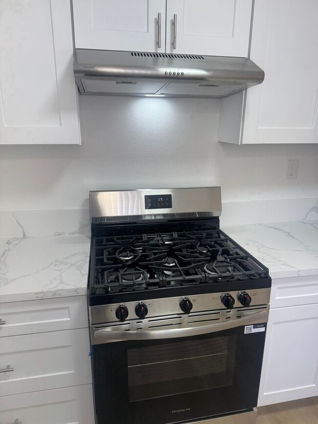 Photo - 10541 Sycamore Ave Unit 10541