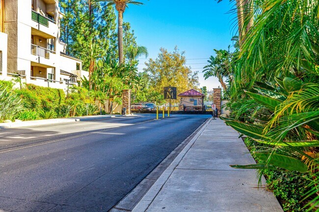 Photo - 5535 Canoga Ave Condo Unit 203