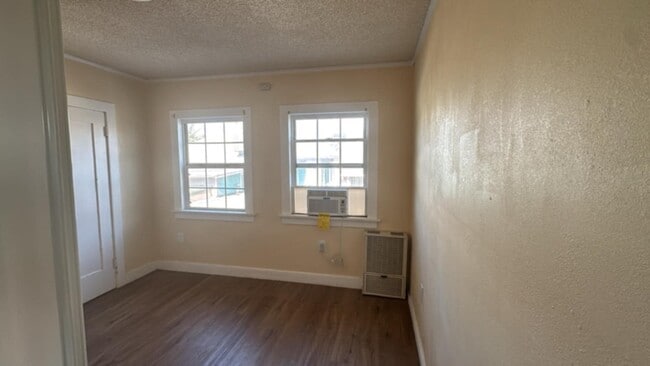 Photo - 1522 W 29th St