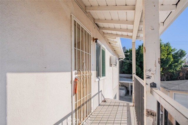 Photo - 5654 Kester Ave Unit 4