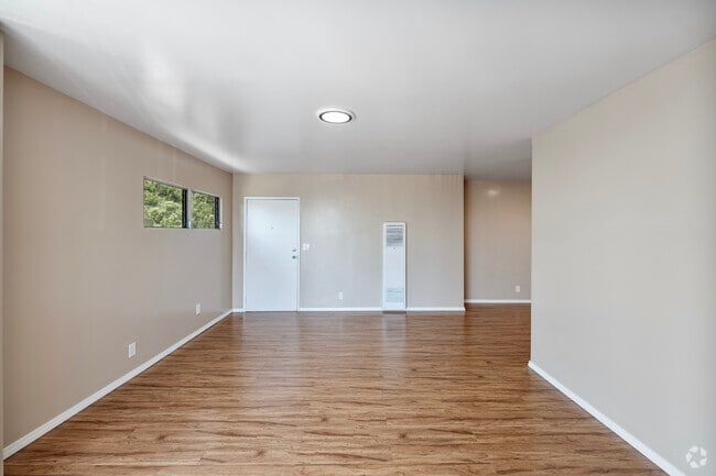 1BR, 1BA - 890SF - Villa Grace Apartments