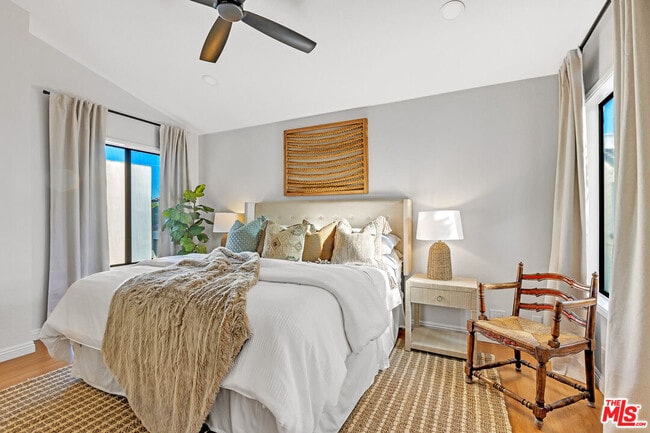 Photo - 2336 Elden Ave