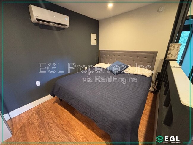 Photo - 6657 Lindenhurst Ave