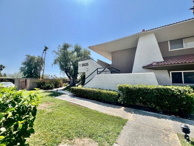 Building Photo - AVAILABLE NOW! GORGEOUS 1 Bed 1 Bath Condo... Unit 103