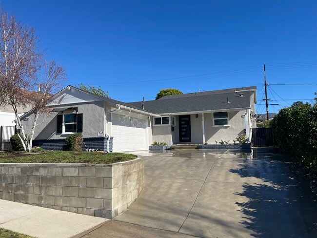 Building Photo - 2926 N Brighton St Rental
