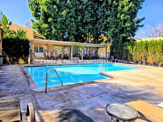 Building Photo - 1101 W MacArthur Blvd Unit #219