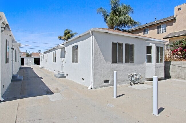 Unit #6607 1/2 - 6607 1/2 Brynhurst Ave Apartments Unit 6607.5