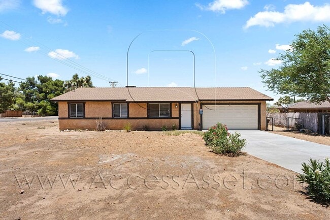 Building Photo - Single-Story 3BR Home with Garage & Fully Fenced Yard