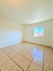 Photo - 663 Cadman St