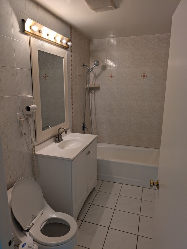 Photo - 2214 Eckhart Ave