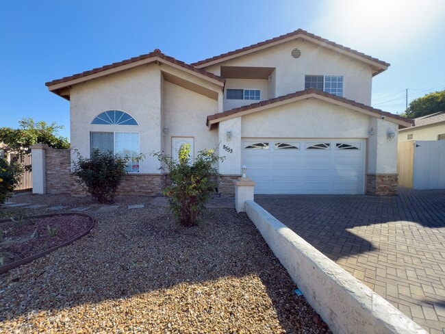 Building Photo - Beautiful 4 Bedroom, 3 Bath Home in Lemon ...