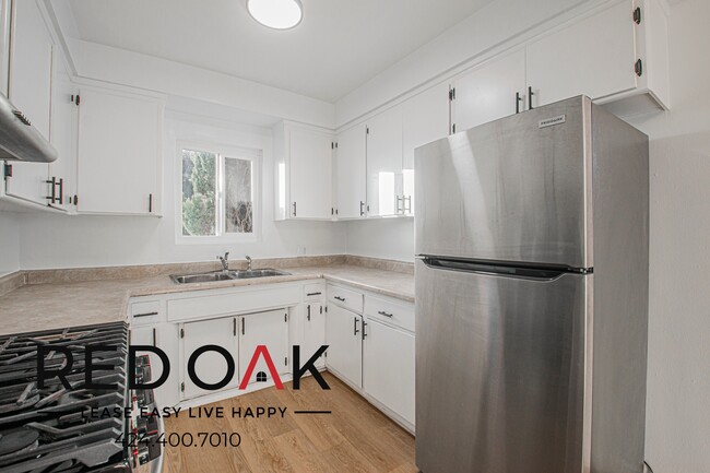 Photo - 1115 W 111th St Unit 6