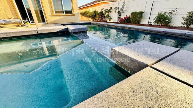 Photo - 28432 Abbey Ln