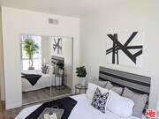 Photo - 630 W 6th St Unit 315