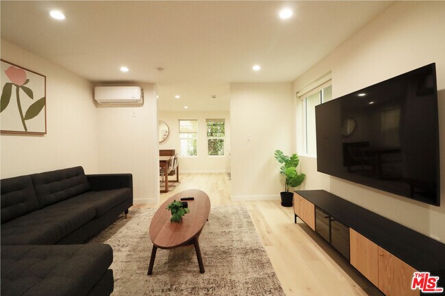 Photo - 9042 Phyllis Ave Unit B