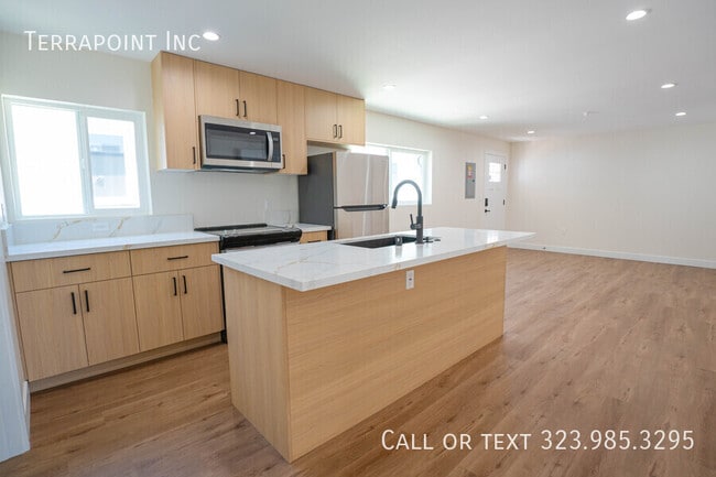 Building Photo - 1034 Westmoreland Ave Unit 1/2