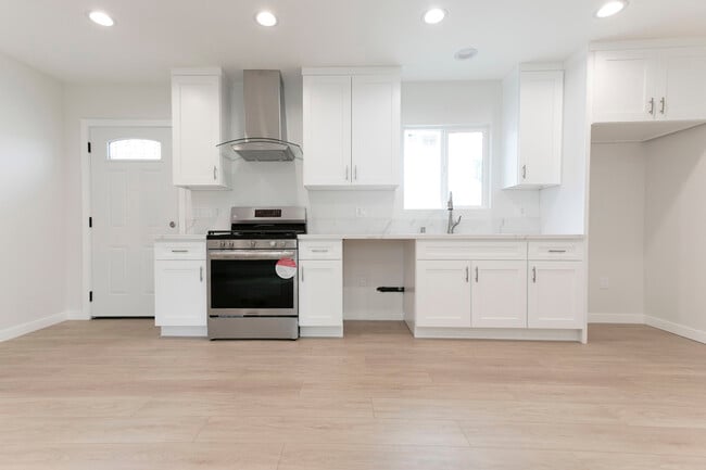 Photo - 13118 Branford St