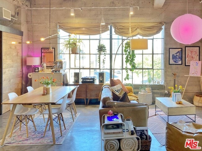 Photo - 1855 Industrial St Unit 318