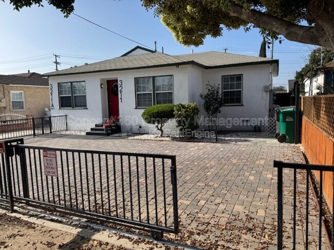 Photo - 3211 Park Ln