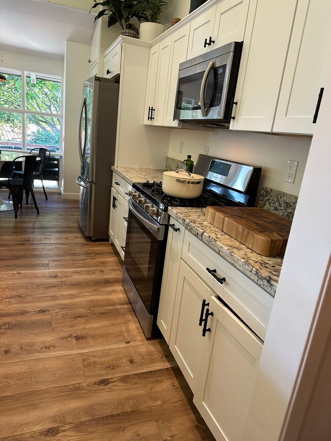 Photo - 303 Esplanade