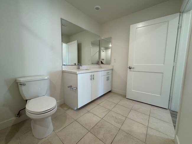 Photo - Stunning 2Bd/2Ba Condo in Heart of Irvine! **$500 Off First Months Rent!**