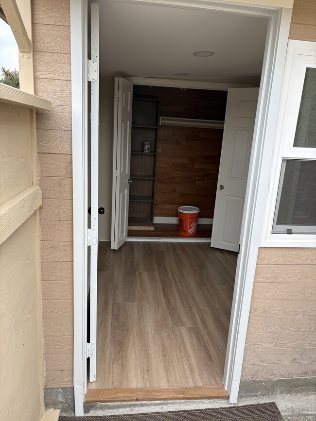 Building Photo - 418 Honeysuckle Ln