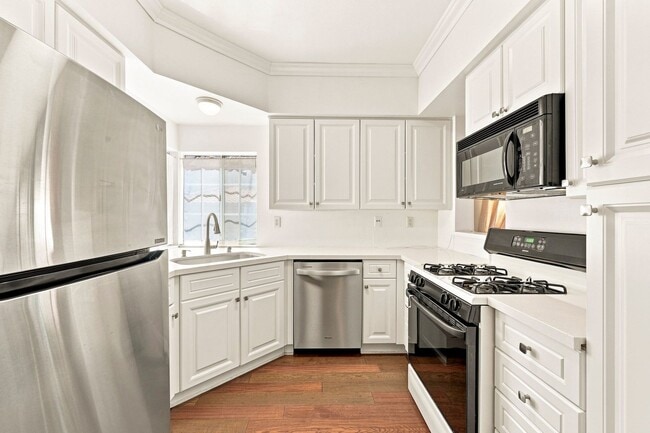 Building Photo - 3836 Creststone Pl Unit A