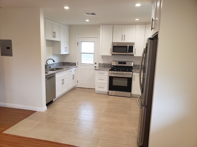 Photo - 2515 1/2 Foothill Blvd Unit 2515 1/2