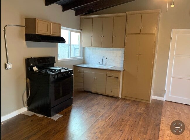 Photo - 5730 Willowcrest Ave