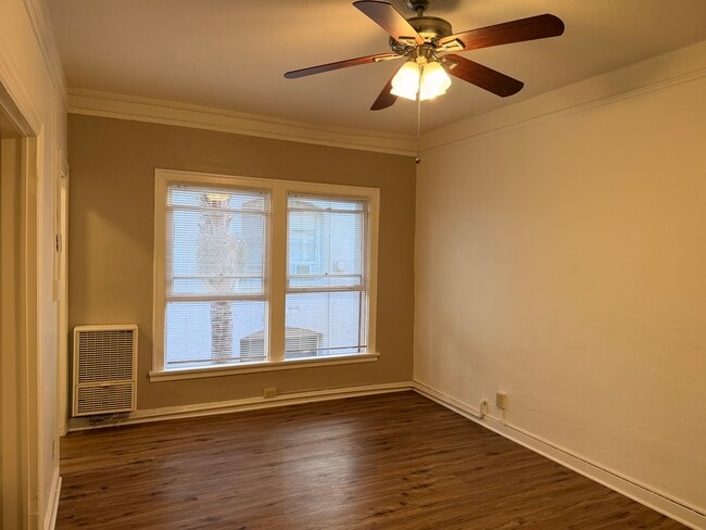3rd Floor Studio - Edgemont & Banbury Manor Apartments