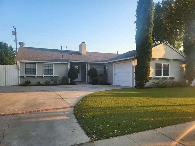 Building Photo - 17544 Blythe St